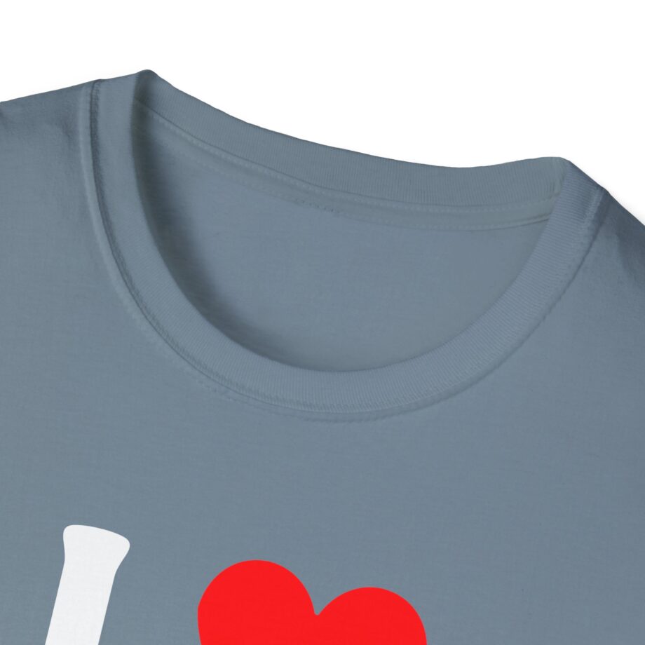 I Love Wave to Earth Unisex Softstyle T-Shirt