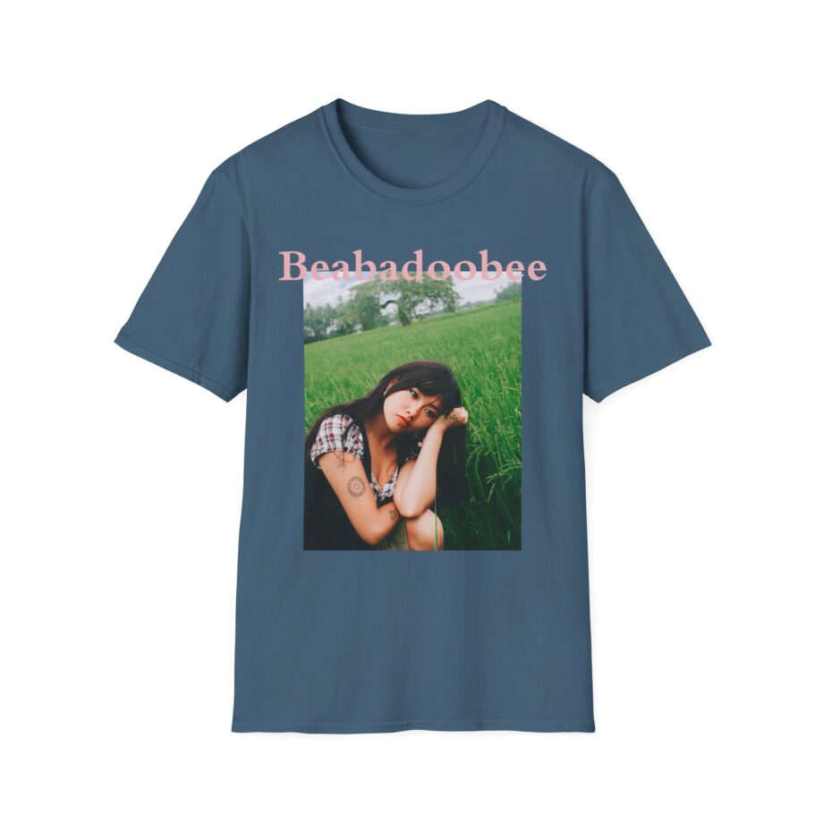 CBeabadoobee Glue Tour Unisex Softstyle T-Shirt