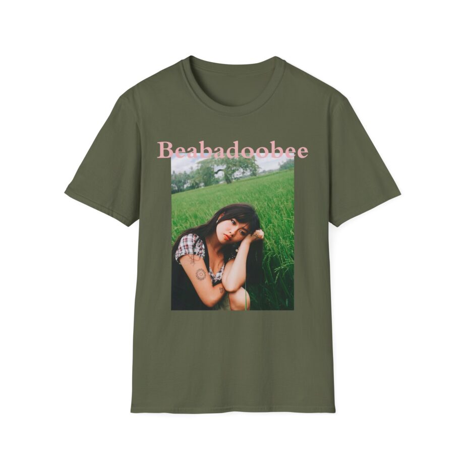 CBeabadoobee Glue Tour Unisex Softstyle T-Shirt
