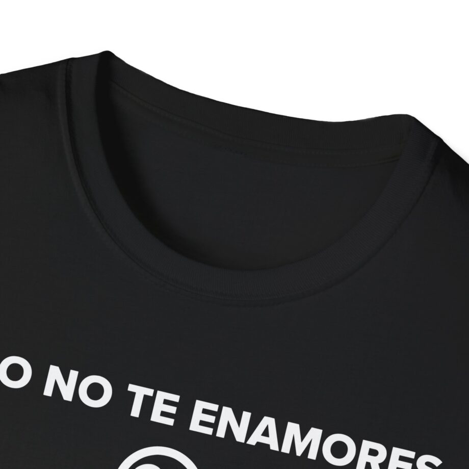 No Te Enamores Official Tour Unisex Softstyle T-shirt
