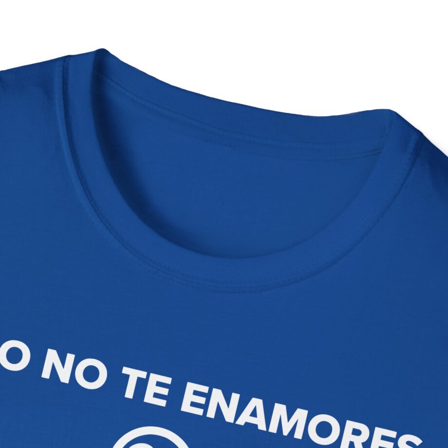 No Te Enamores Official Tour Unisex Softstyle T-shirt