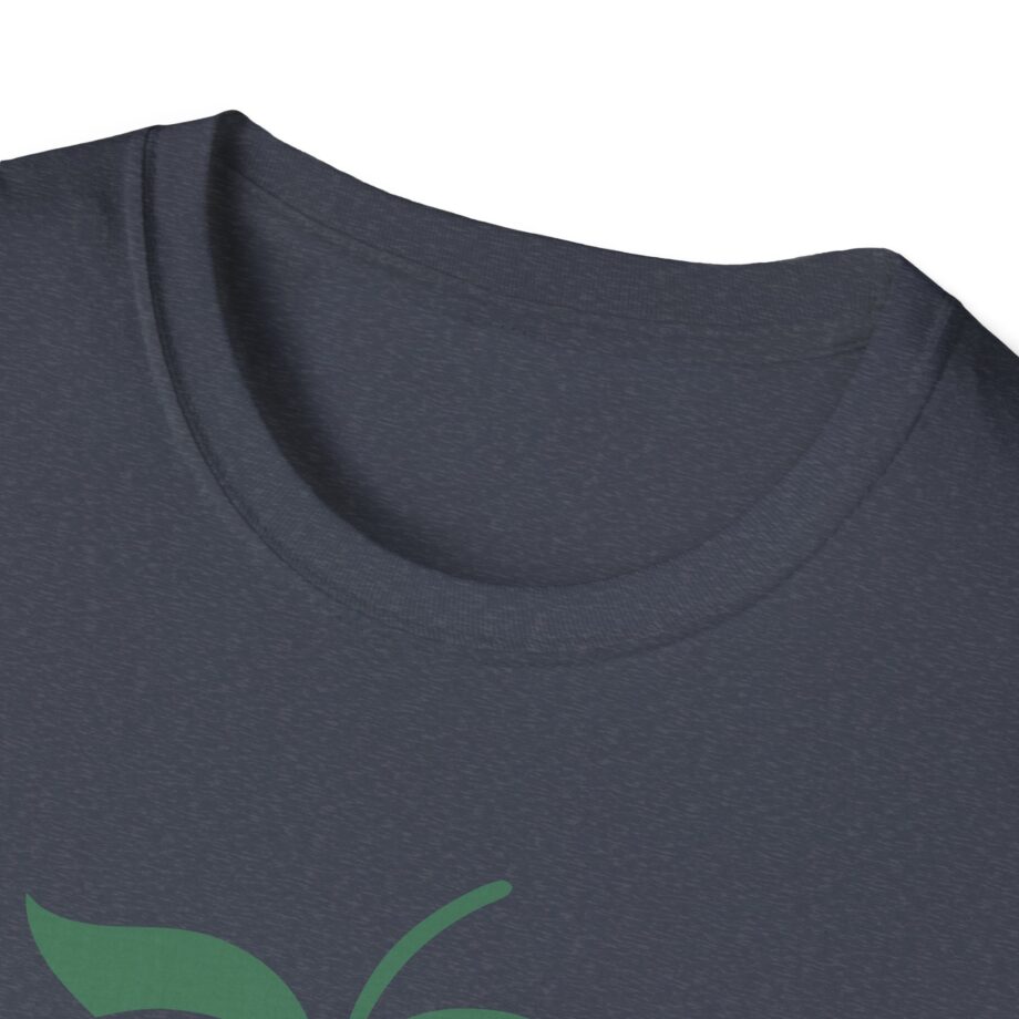 Eslabon Armado La Fresa Unisex Softstyle T-shirt