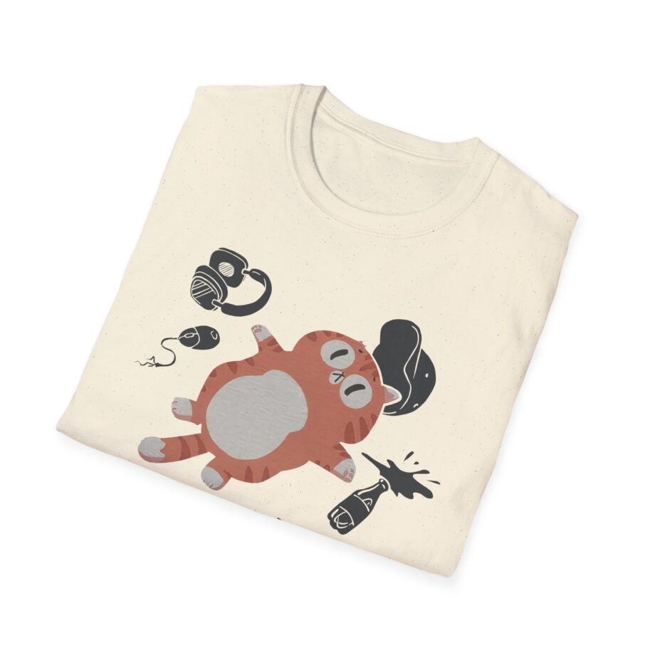 Lirik Gamed Out Cat Unisex Softstyle T-shirt