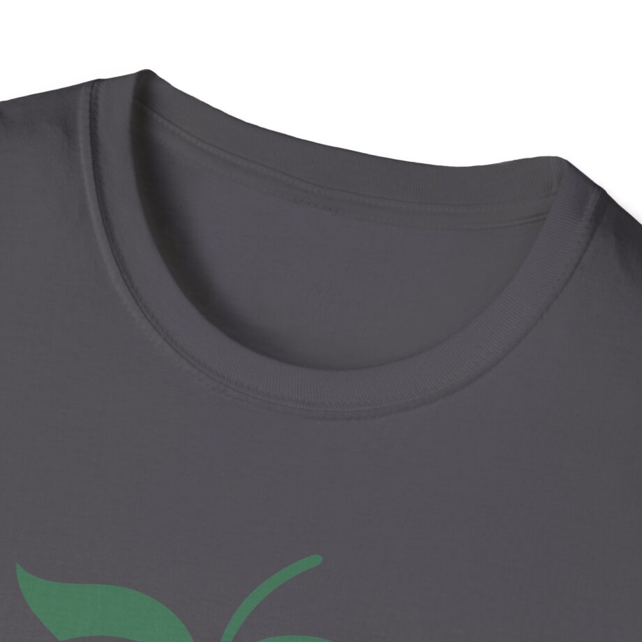 Eslabon Armado La Fresa Unisex Softstyle T-shirt